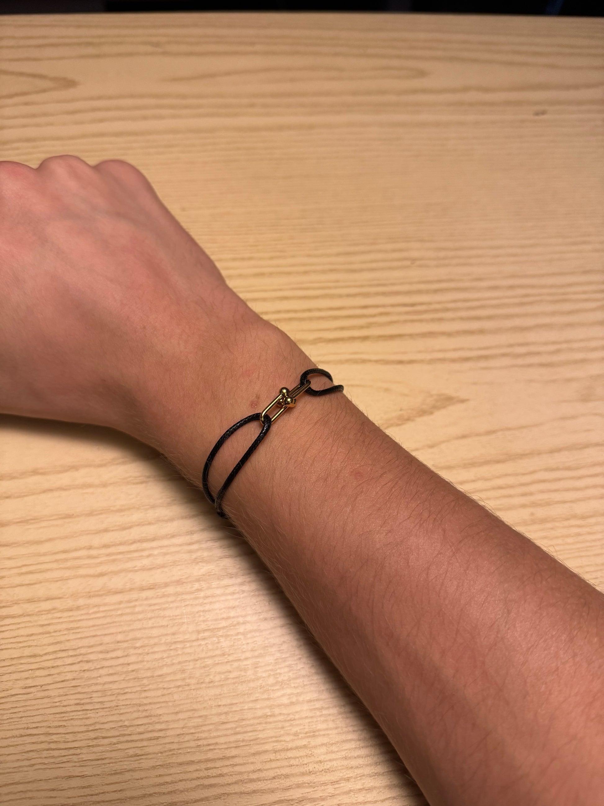 Slot armband
